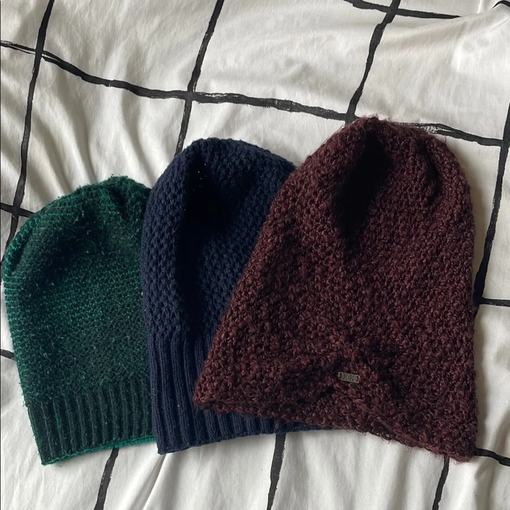 Beanie bundle! Winter hats stay warm - Picture 4 of 11
